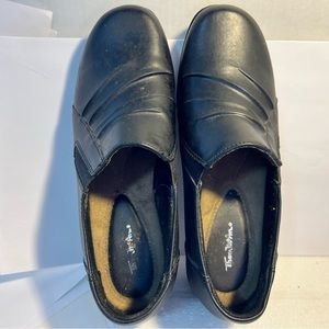 Thom McAn Size 8.5 Gently Worn Good Condition